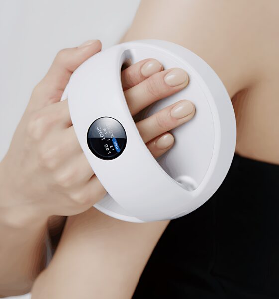 medicube AGE-R Contour Suction Body Shot